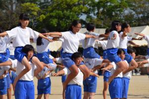 女子 組体操 ３年生 組体！ソーラン！練習 - 尼崎市立小田中学校
