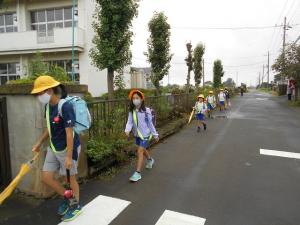 登校小保の屋