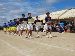 男子バドミントン行進