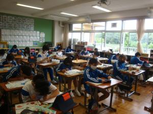 ６年生図工「お気に入りの場所」a