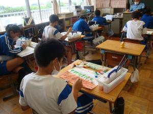 ６年生図工「お気に入りの場所」c