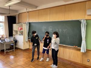 卒業アルバム用写真撮影が始まりましたb