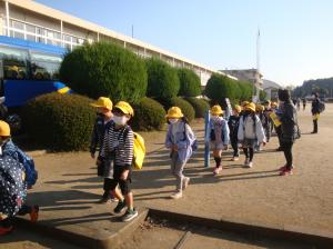 １・２年生　遠足(1)f