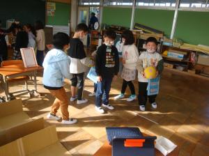 「おもちゃ広場」みなさんで仲良く活動しましたe