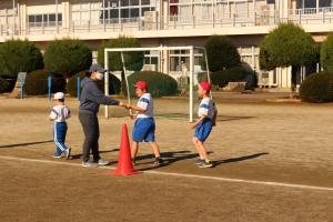 校内持久走記録会に向けて低学年f