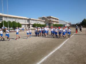 校内持久走記録会に向けて中学年a