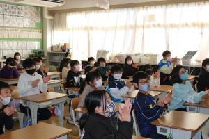 賞状伝達式～２学期みなさん活躍しました！～c