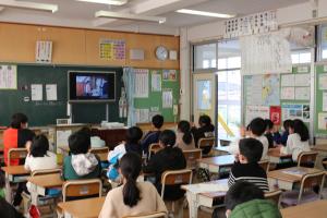 賞状伝達式～２学期みなさん活躍しました！～d