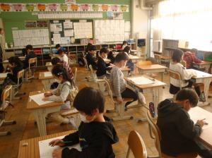 テストに取り組んでいますb