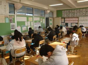 テストに取り組んでいますf