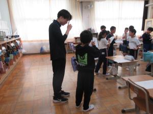 R7　３年外国語活動はじめ４
