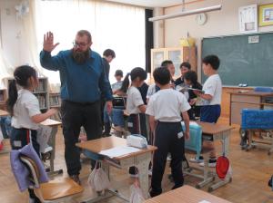 R7　３年外国語活動はじめ６