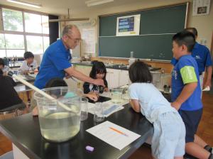 R7　４年水質実験出前授業８