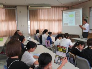 R7　読み聞かせ１学期末授業参観14