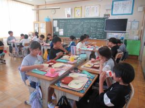 R7　２学期始めの給食５