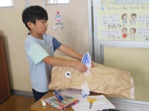 R7　２年図工ぎゅっとしたいお友だち５