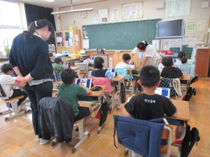 R7　２年図工「自己紹介カード」２