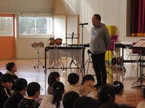 R7 ふれあいまつり東中演奏2