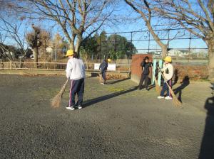 R7 落ち葉はきボランティア2