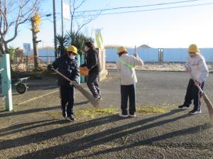 R7 落ち葉はきボランティア3