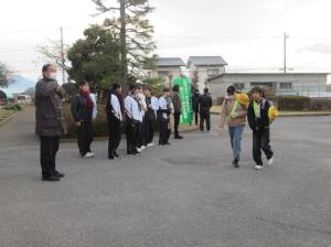 R7 東中あいさつ運動1