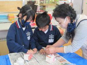 R7　ひまわり学級脱穀１