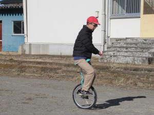 R8 休み時間の外遊び6