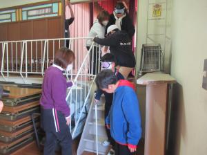 R8　車いす＆アイマスク＆高齢者体験５