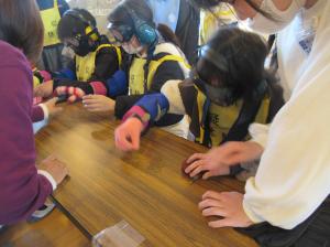 R8　車いす＆アイマスク＆高齢者体験７