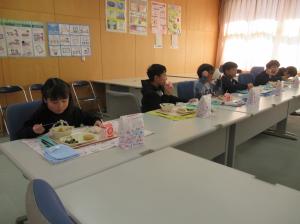 R8２月の誕生給食３