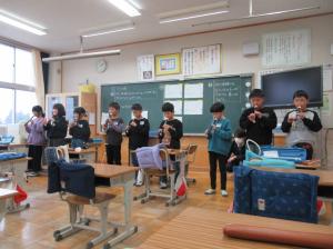 R8　学年末授業参観４