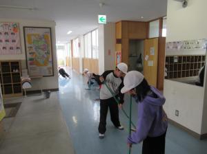 R8　卒業式前日準備３