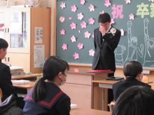 R8　卒業式後の教室３