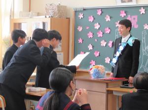 R8　卒業式後の教室５