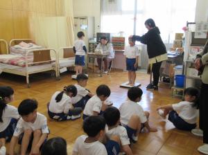 R8　身体測定・視力検査１