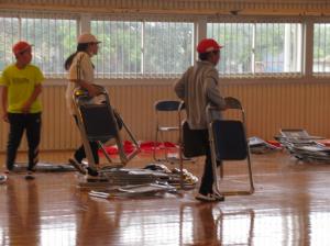 R8　入学式後の片づけ３