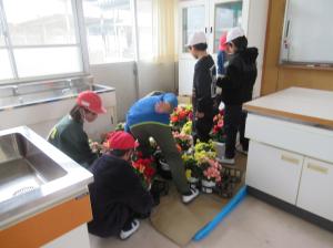 R8　入学式後の片づけ４