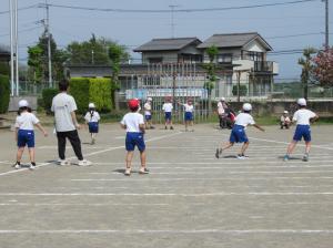 R8　３･４年合同体育９