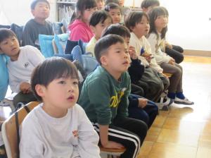 R8　読書ワールド「わくわくタイム」３