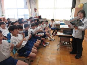 R8　読書ワールド「わくわくタイム」４