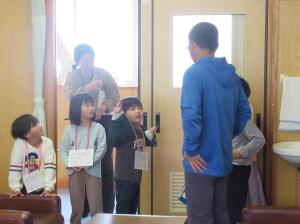 R8　学校探検１