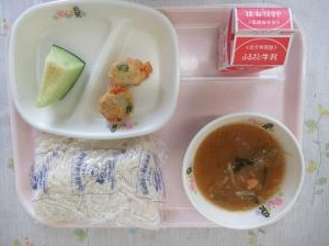 R8　６月誕生給食１