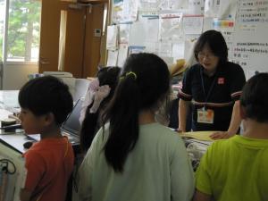 R8　１年学校探検６