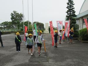 R8　あいさつ運動学年ごと４