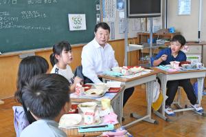 R8給食
